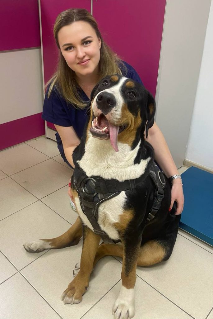 askerko-mariya-vyacheslavovna-s-soobakoy-685x1024